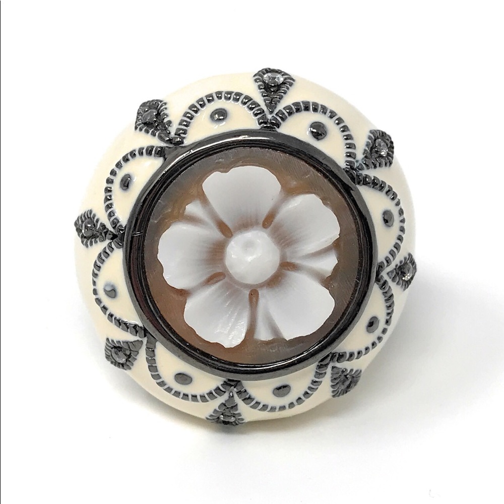 Silver Cameo Enamel Statement Ring - Picture 3 of 8